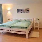 Liebevoll Eingerichtetes Haus Mit Grossem Garten In - Telefonnummer Und Video Unter Www Fhvn De בית נופש *