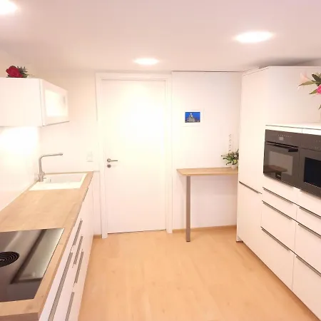 Hébergement de vacances Liebevoll Eingerichtetes Haus Mit Grossem Garten In - Telefonnummer Und Video Unter Www Fhvn De *