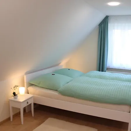 Hébergement de vacances Liebevoll Eingerichtetes Haus Mit Grossem Garten In - Telefonnummer Und Video Unter Www Fhvn De Dresde
