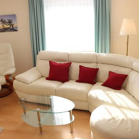 Ferienhaus Liebevoll Eingerichtetes Haus Mit Großem Garten In - Telefonnummer Und Video Unter Www Fhvn De